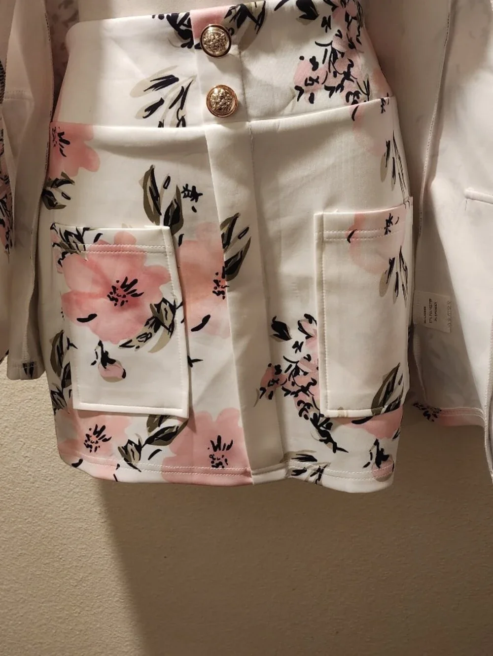 CHICME Women’s Floral Blazer & High Waisted Shorts Set Size M